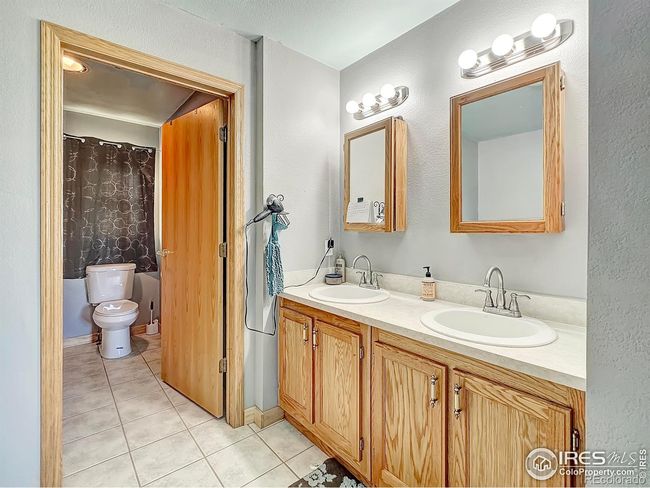 15500 Hadfield St, House other with 5 bedrooms, 3 bathrooms and 2 parking in Sterling CO | Image 16