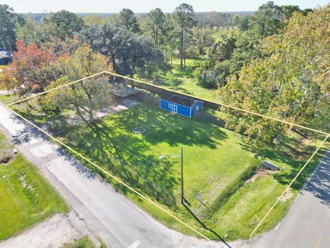 1303 Mac Dr, House other with 4 bedrooms, 2 bathrooms and 2 parking in Sweeny TX | Image 34