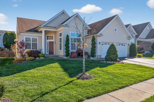 24 Fisher Island Ct, Monroe Twp, NJ, 08831-8925 | Card Image