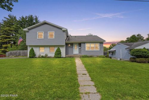 18 Elizabeth Ave, Honesdale, PA, 18431-1116 | Card Image