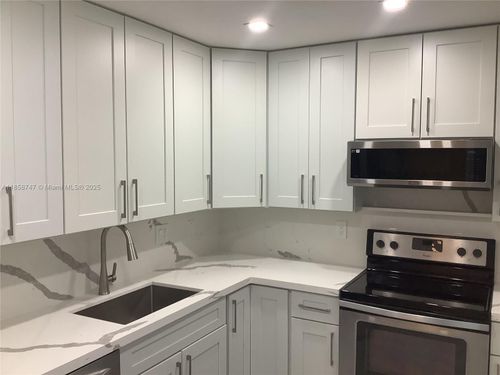 apt-109-4401 Nw 41st St, Lauderdale Lakes, FL, 33319-4849 | Card Image