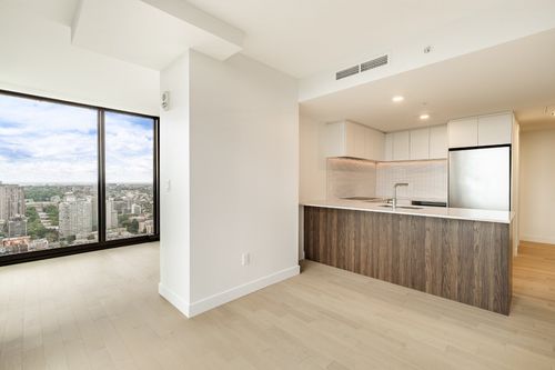 3819-1210 Rue Jeanne-Mance, Montréal, QC, H2X1M1 | Card Image