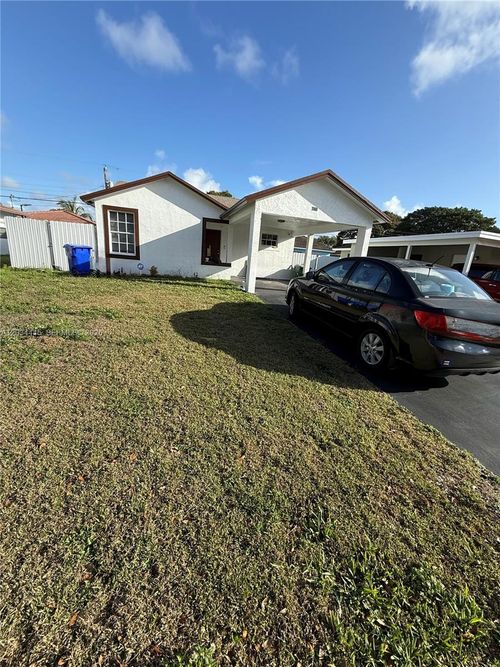 2441 Nw 14th St, Fort Lauderdale, FL, 33311-5101 | Card Image