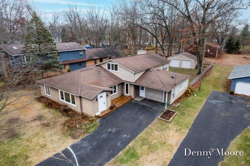 3952 England Dr, Shelbyville, MI, 49344-9608 | Card Image