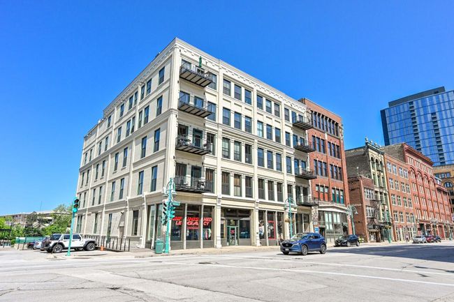 206 - 205 N Water Street, Condo with 2 bedrooms, 2 bathrooms and null parking in Milwaukee WI | Image 35