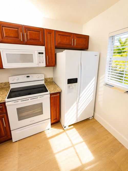 206-3399 Foxcroft Rd, Miramar, FL, 33025-4195 | Card Image