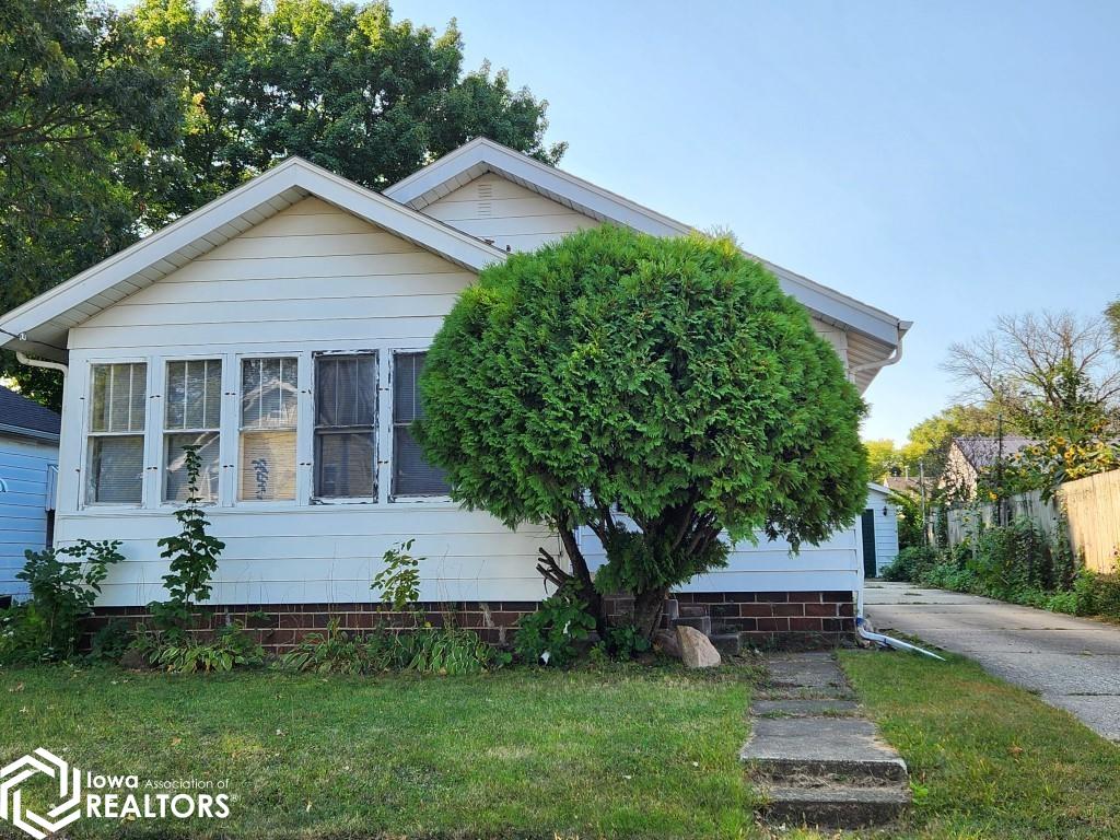 21st St, Mason City, IA 50401