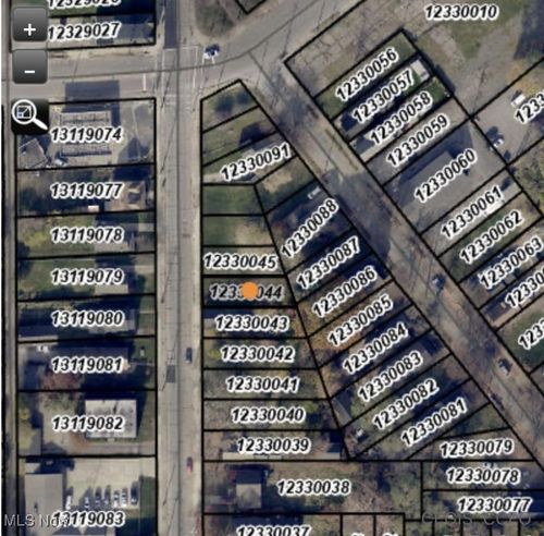 49 East Dr, Cleveland, OH, 44134 | Card Image