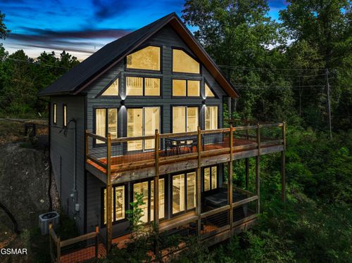 303 Beech Ridge Ln, Gatlinburg, TN, 37738 | Card Image
