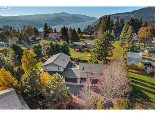 821 Panorama Ct, White Salmon, WA, 98672-2175 | Card Image