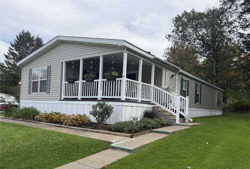 1631 Pinegrove Way, Erie, PA, 16509-4915 | Card Image