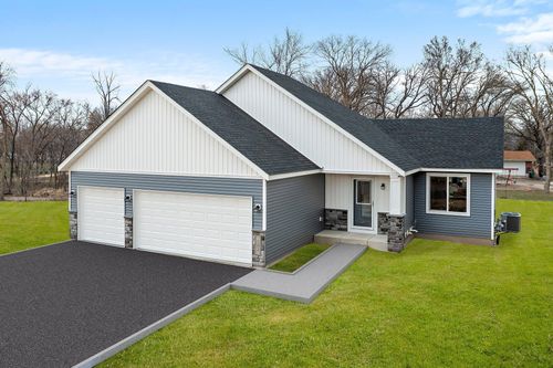 102 Maple Way, CANNON FALLS, MN, 55009 | Card Image