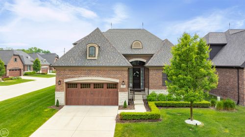 53081 Enclave Cir, Shelby Twp, MI, 48315-5584 | Card Image