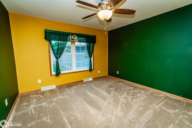 403 E Carleton St, House other with 6 bedrooms, 4 bathrooms and null parking in Toledo IA | Image 9