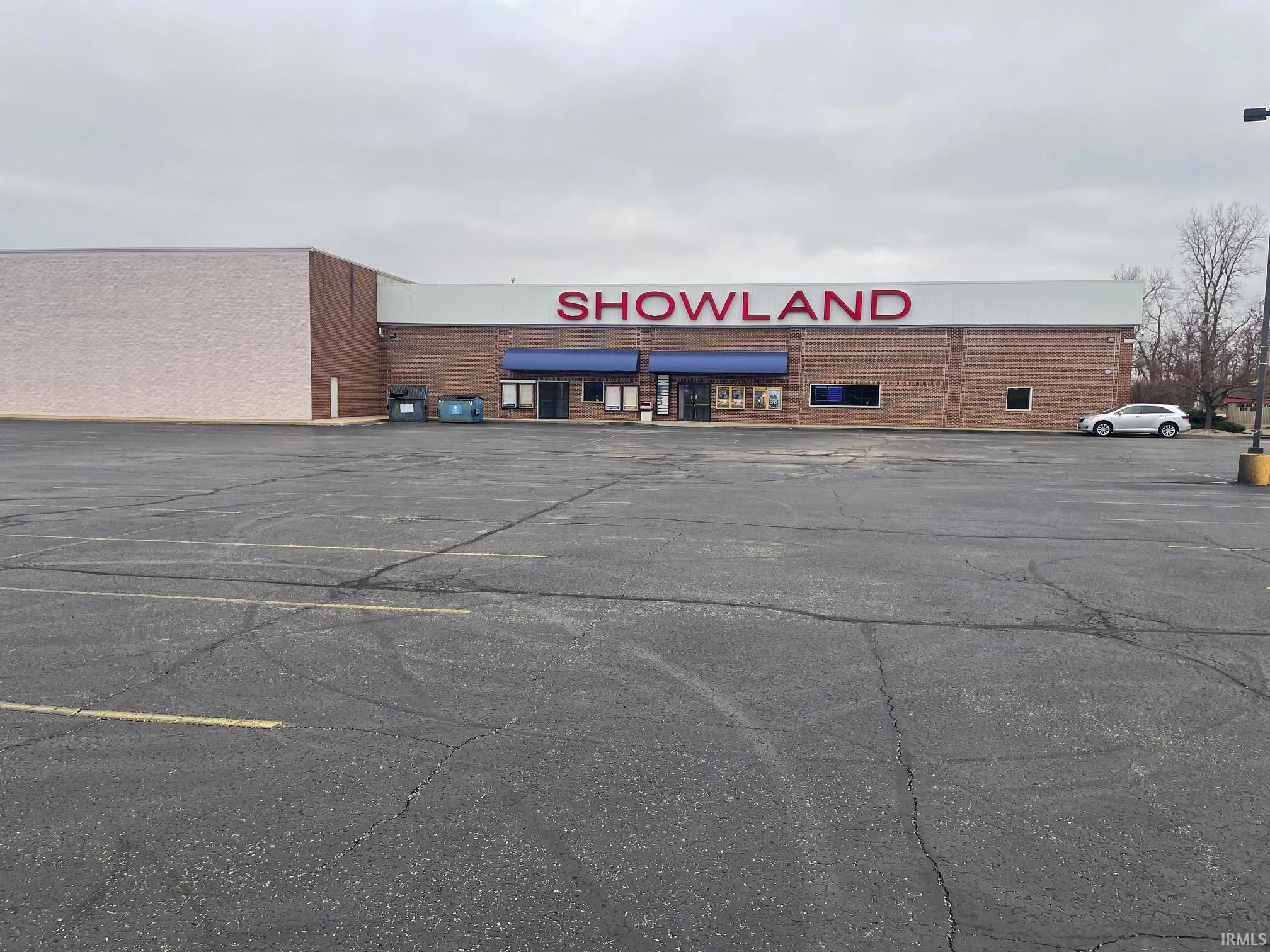 2745 N Oak Dr, Plymouth, IN 46563