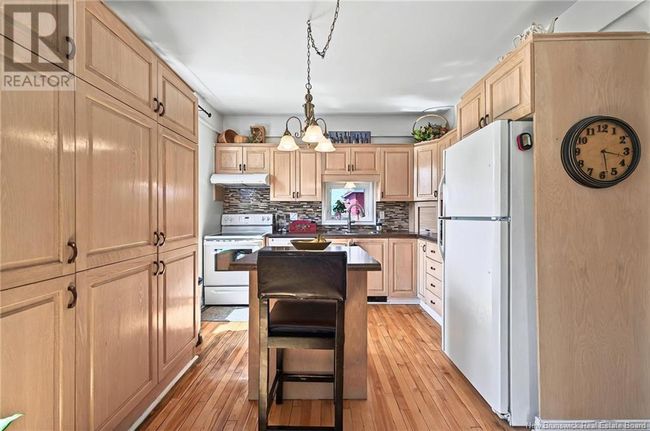 25 Central St, House other with 5 bedrooms, 3 bathrooms and null parking in Campbellton NB | Image 9