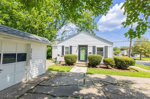 3920 Elmore Rd, Fairview Park, OH, 44126-1417 | Card Image