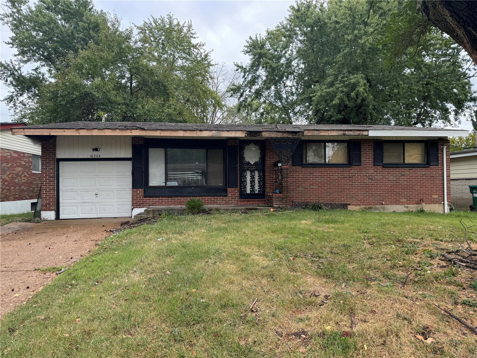 Edgefield Dr, Saint Louis, MO 63136