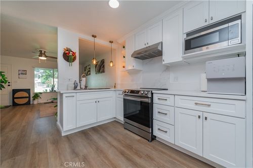 unit-11-521 S Lyon St, Santa Ana, CA, 92701-6371 | Card Image