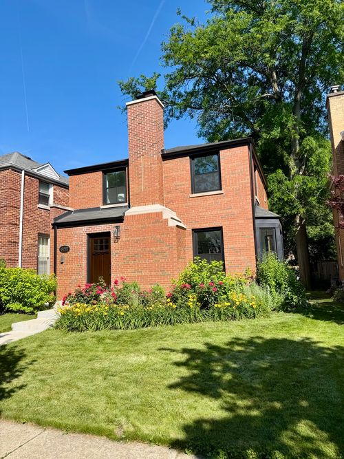 6217 N Leona Ave, Chicago, IL, 60646-4829 | Card Image