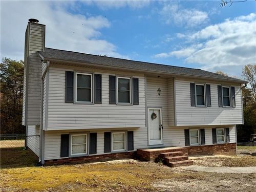 1099 Cresthaven Rd, Lewisville, NC, 27023-9723 | Card Image