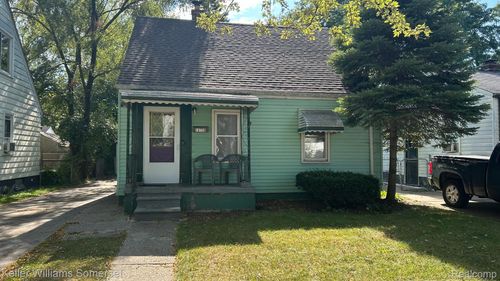 18736 Kenosha St, Harper Woods, MI, 48225-2128 | Card Image