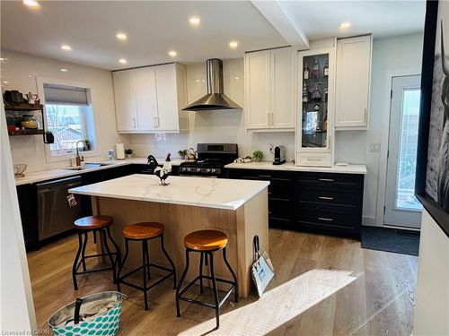 31 Weir St S, Hamilton, ON, L8K3A3 | Card Image