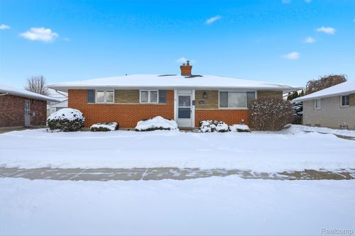 34044 Blackfoot St, Westland, MI, 48185-7015 | Card Image