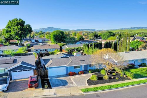 7881 Shannon Ave, Dublin, CA, 94568-1421 | Card Image