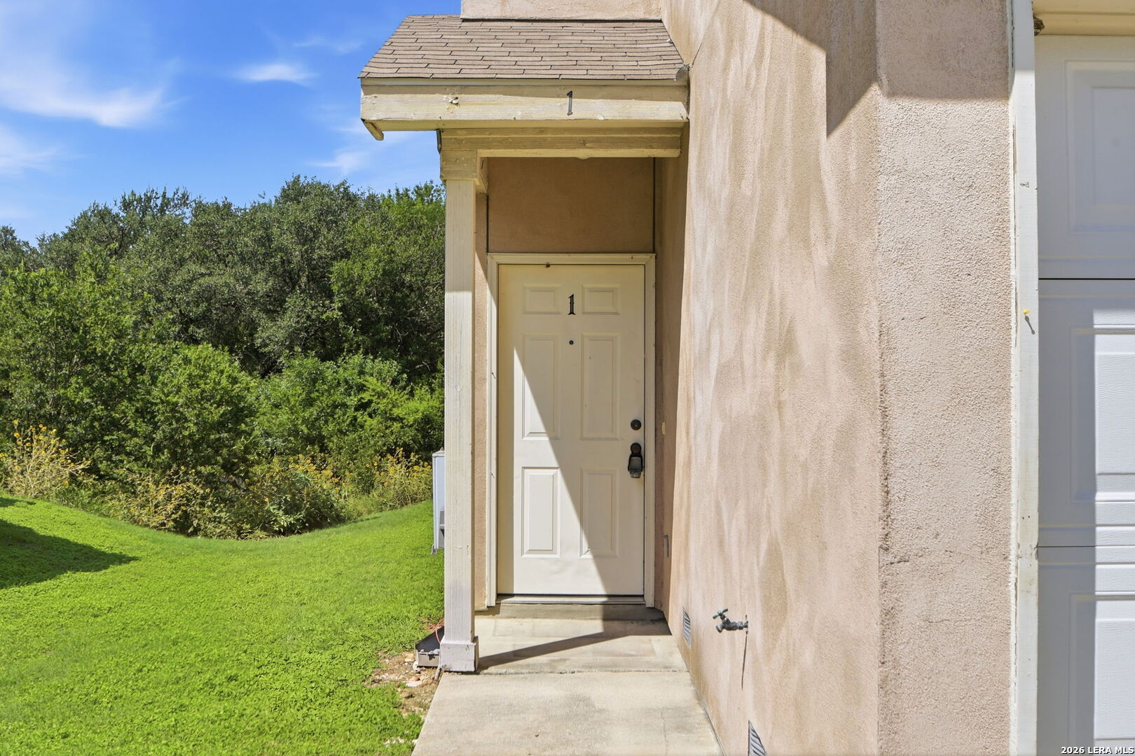 Residential Lease in Universal City 3