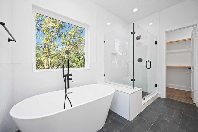 Primary Bath | Image 17