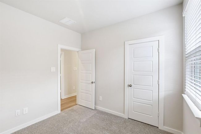 6717 Chinapkin Oak Ln, House other with 3 bedrooms, 2 bathrooms and 2 parking in Conroe TX | Image 17