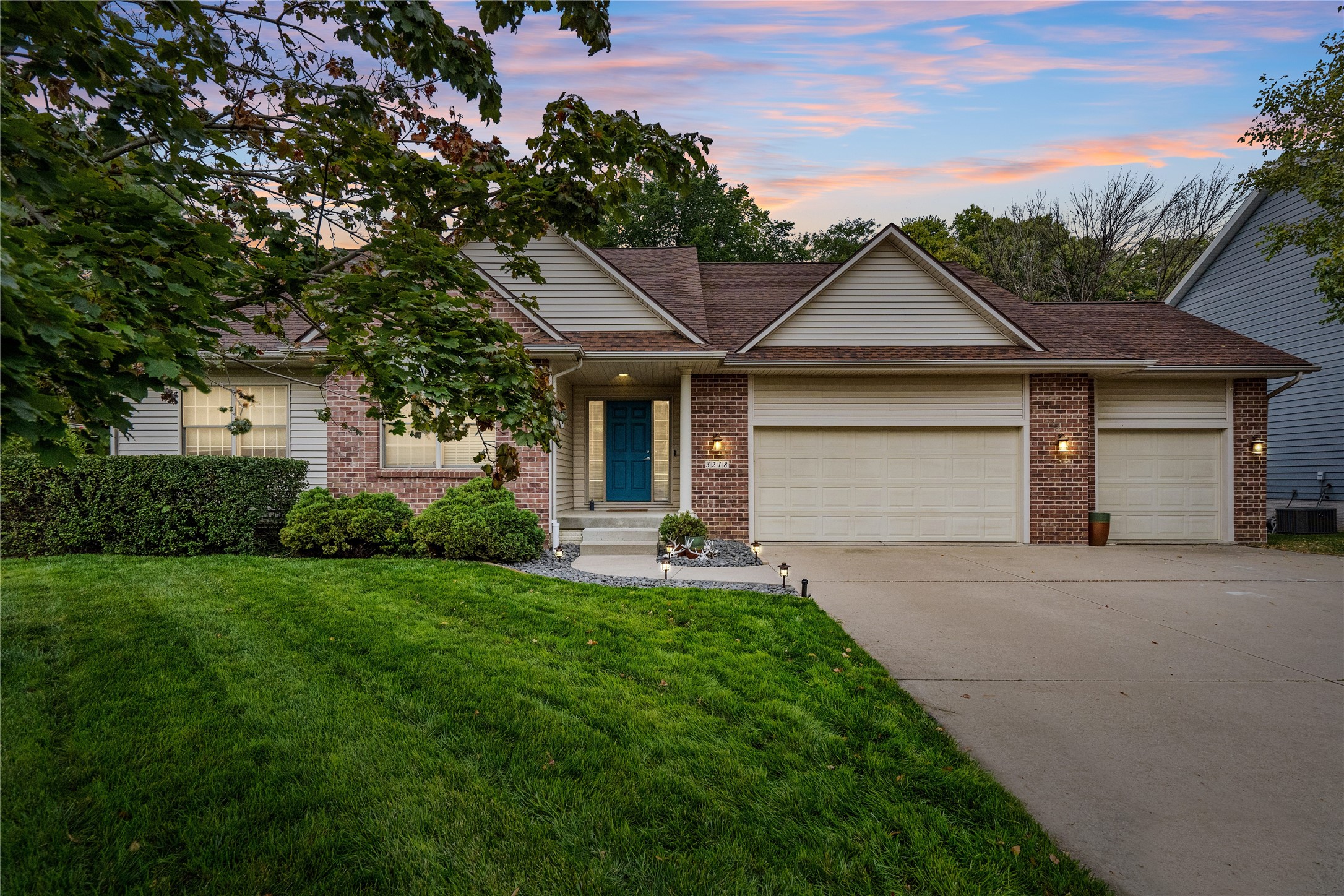 Coves Dr, Ankeny, IA 50023