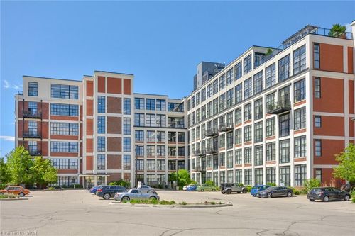 118-404 King St W, Kitchener, ON, N2G4Z9 | Card Image