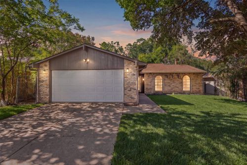 7616 Woodfield Rd, Fort Worth, TX, 76112-6044 | Card Image
