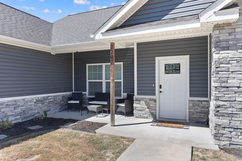 2207 W Greystone Sq, Webb City, MO, 64870-9216 | Card Image