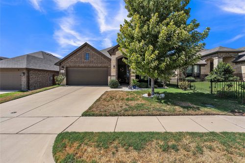 2524 Hadley St, Weatherford, TX, 76087-1806 | Card Image