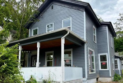 19 Park St, Ellenville, NY, 12428-2021 | Card Image