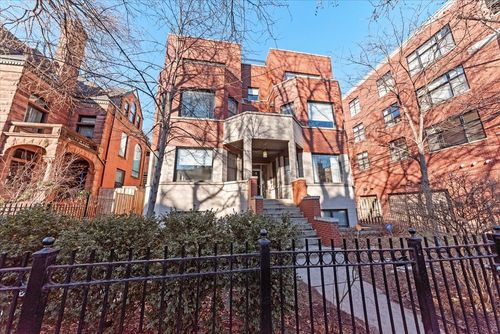 apt-7-2020 W Pierce Ave, CHICAGO, IL, 60622-3085 | Card Image