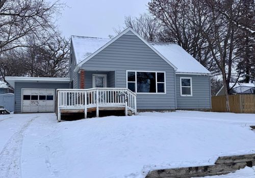 414 Willow St W, Detroit Lakes, MN, 56501-3806 | Card Image