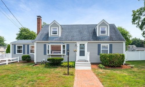 10 Mount Pleasant Dr, Peabody, MA, 01960-1530 | Card Image