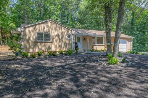 263 N Country Rd, Smithtown, NY, 11787-2141 | Card Image