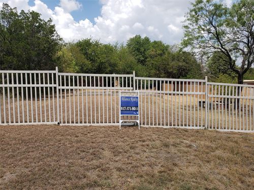2206 Beverly Dr, Granbury, TX, 76048-6441 | Card Image