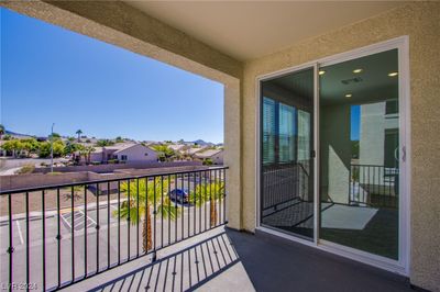 8201 - 2555 Hampton Road, Condo with 2 bedrooms, 2 bathrooms and null parking in Henderson NV | Image 3