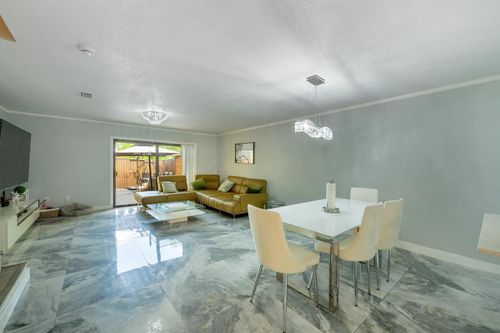 210-1129 Ne 210th Ter, Miami, FL, 33179-2049 | Card Image