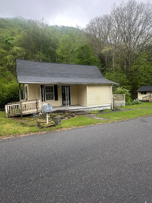861 Allison Gap Rd, Saltville, VA, 24370 | Card Image