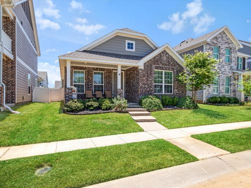 10040 Travis Dr, Providence Village, TX, 76227-6011 | Card Image