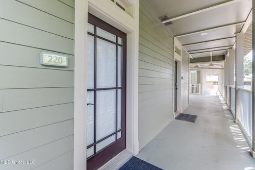 220-922 Porter Ave, Ocean Springs, MS, 39564-4674 | Card Image