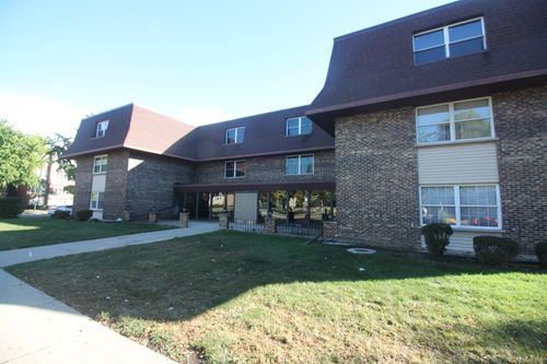 apt-303-475 Shenstone Rd, Riverside, IL, 60546-2034 | Card Image