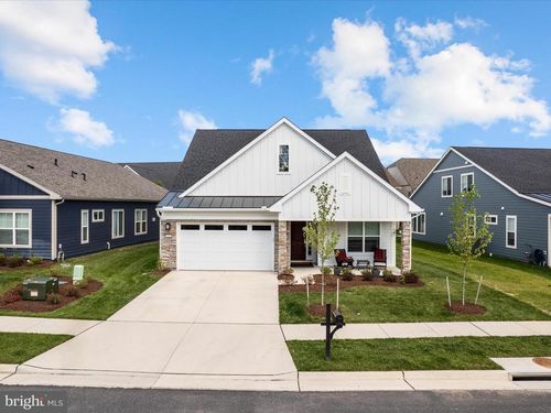 121 Cowbird St, LAKE FREDERICK, VA, 22630-2387 | Card Image